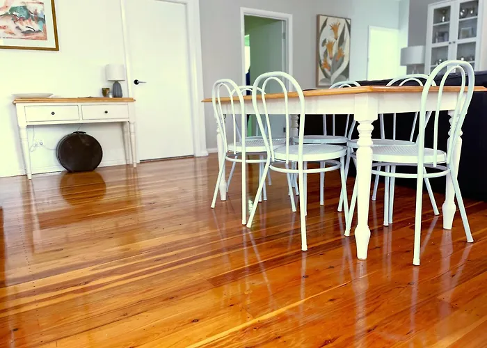 270 On Church - Entire Villa With Spacious Alfresco Area