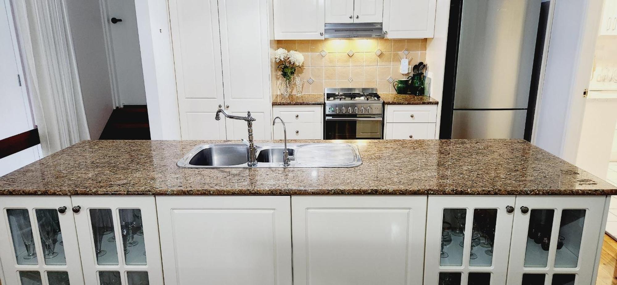 270 On Church - Entire Villa With Spacious Alfresco Area *
